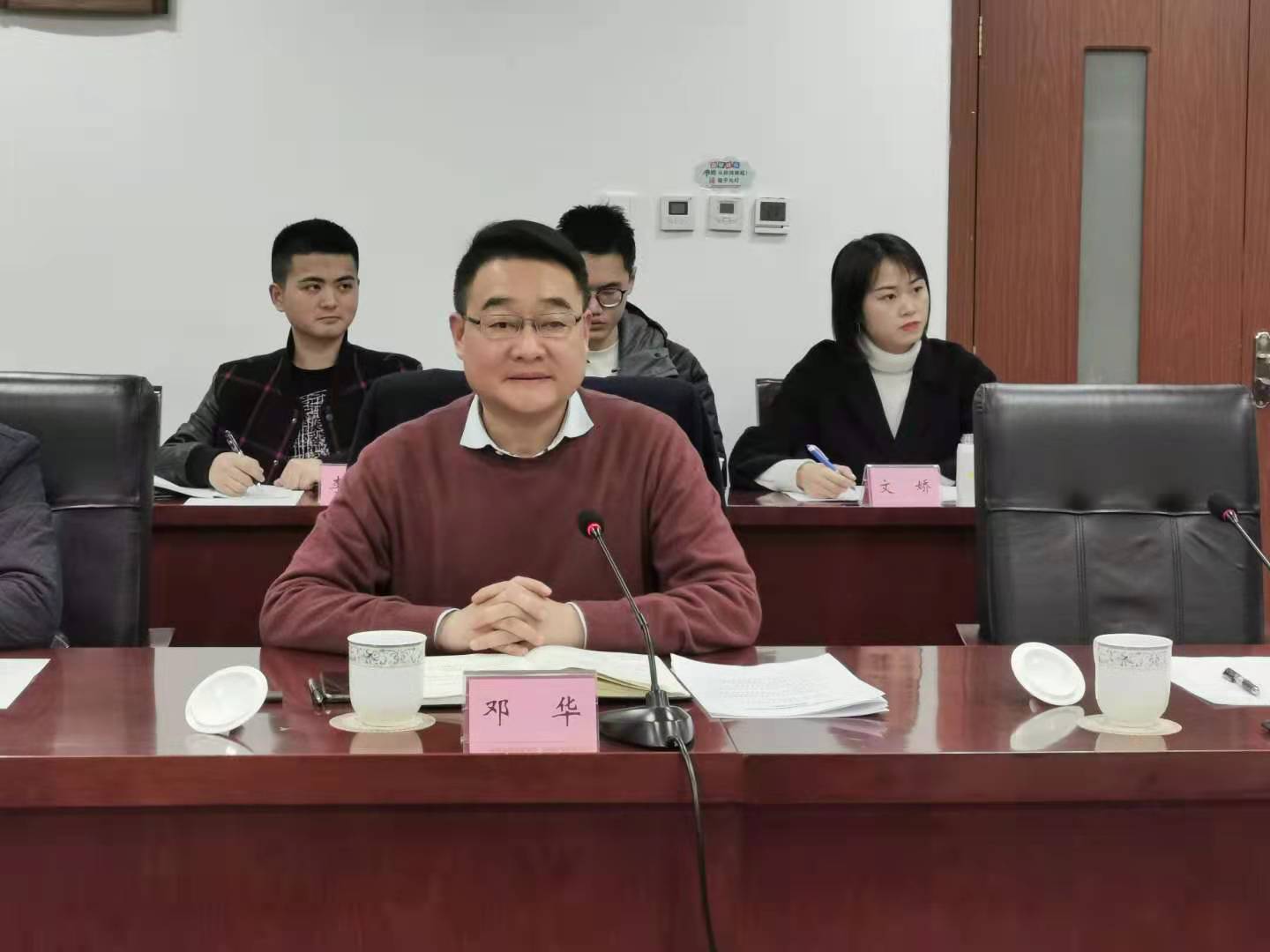 “省、市、縣三級(jí)聯(lián)動(dòng)，多方齊力推動(dòng)達(dá)州苧麻產(chǎn)業(yè)發(fā)展”。