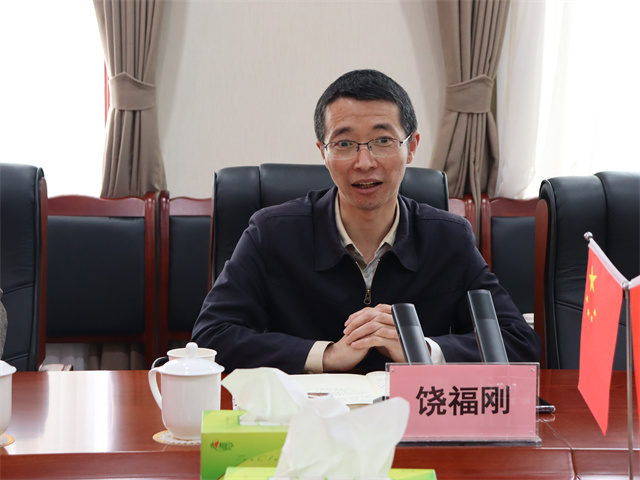 鄧華會(huì)見(jiàn)宜賓市供銷(xiāo)社黨委書(shū)記、理事會(huì)主任饒福剛一行