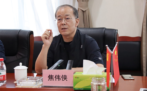 四川省委省政府決策咨詢委員會(huì)、西財(cái)智庫(kù)領(lǐng)導(dǎo)專家蒞臨四川棉麻集團(tuán)指導(dǎo)工作