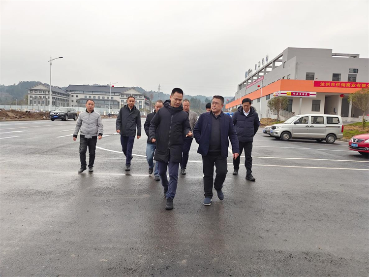 省供投集團紀委書記、監(jiān)事會副主席吳德貴率隊赴四川供銷西南冷鏈物流基地調(diào)研指導(dǎo)
