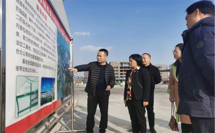 達州市婦聯(lián)主席趙本權(quán)帶隊到四川供銷西南冷鏈物流基地開展調(diào)研、慰問工作